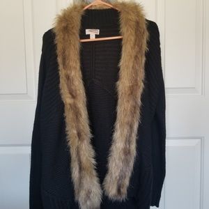 Knit cardigan with fur trim